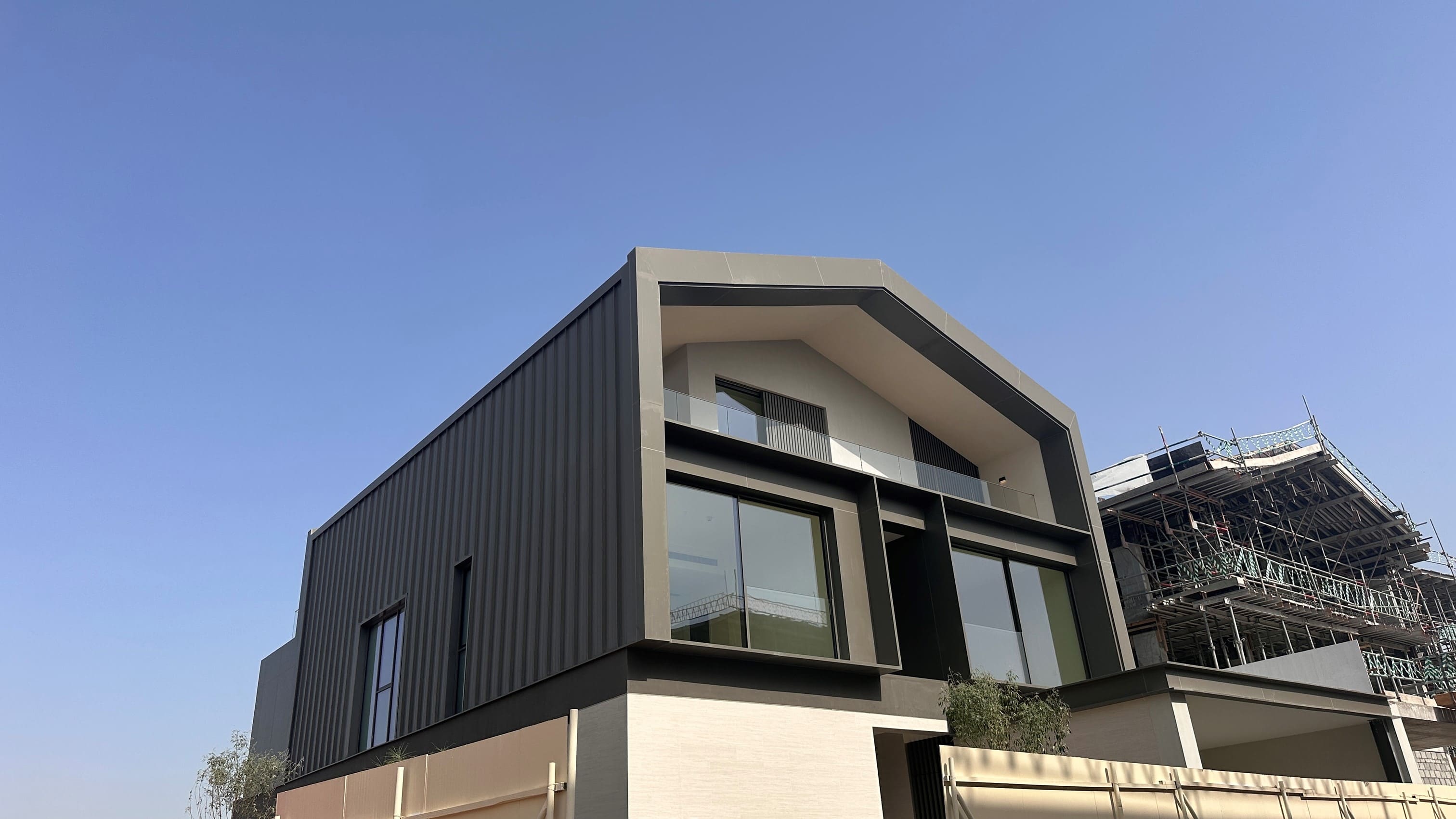 roofing company in dubai